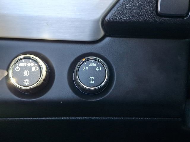 Used 2015 GMC Yukon SLE image 26