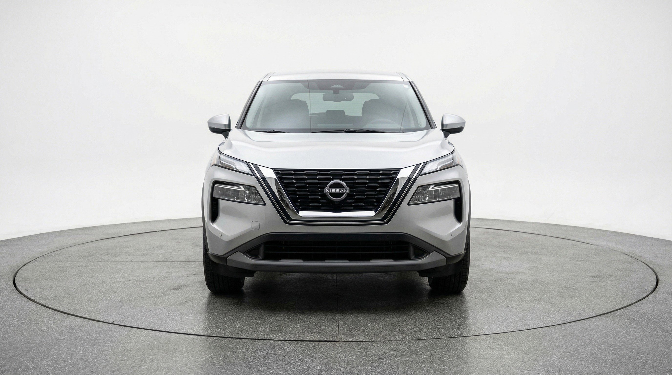 Used 2025 Nissan Rogue SV image 2