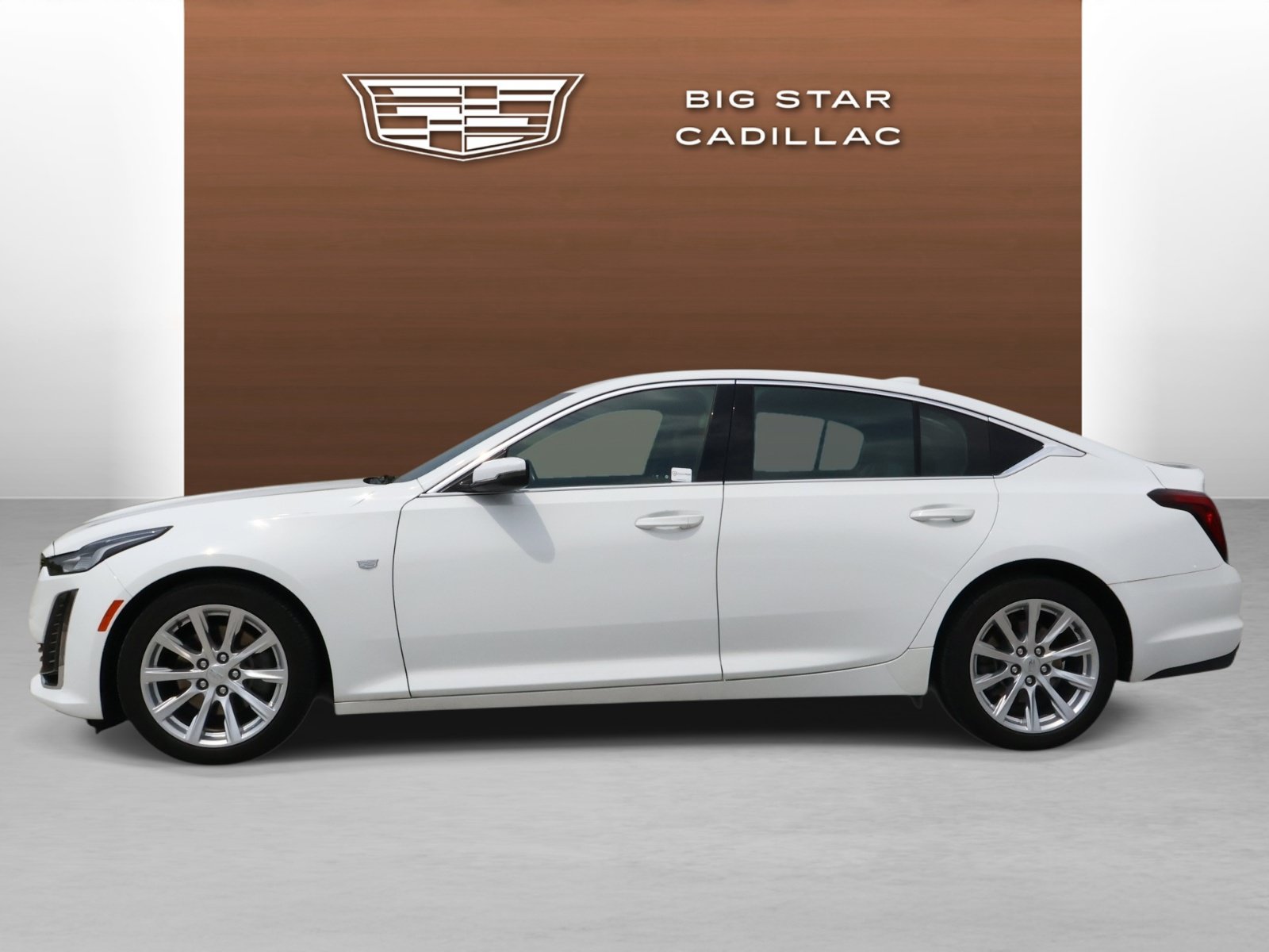 Used 2023 Cadillac CT5 Luxury RWD image 2