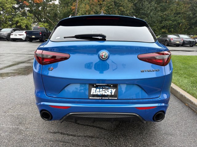 Used 2023 Alfa Romeo Stelvio Estrema AWD/4WD image 7