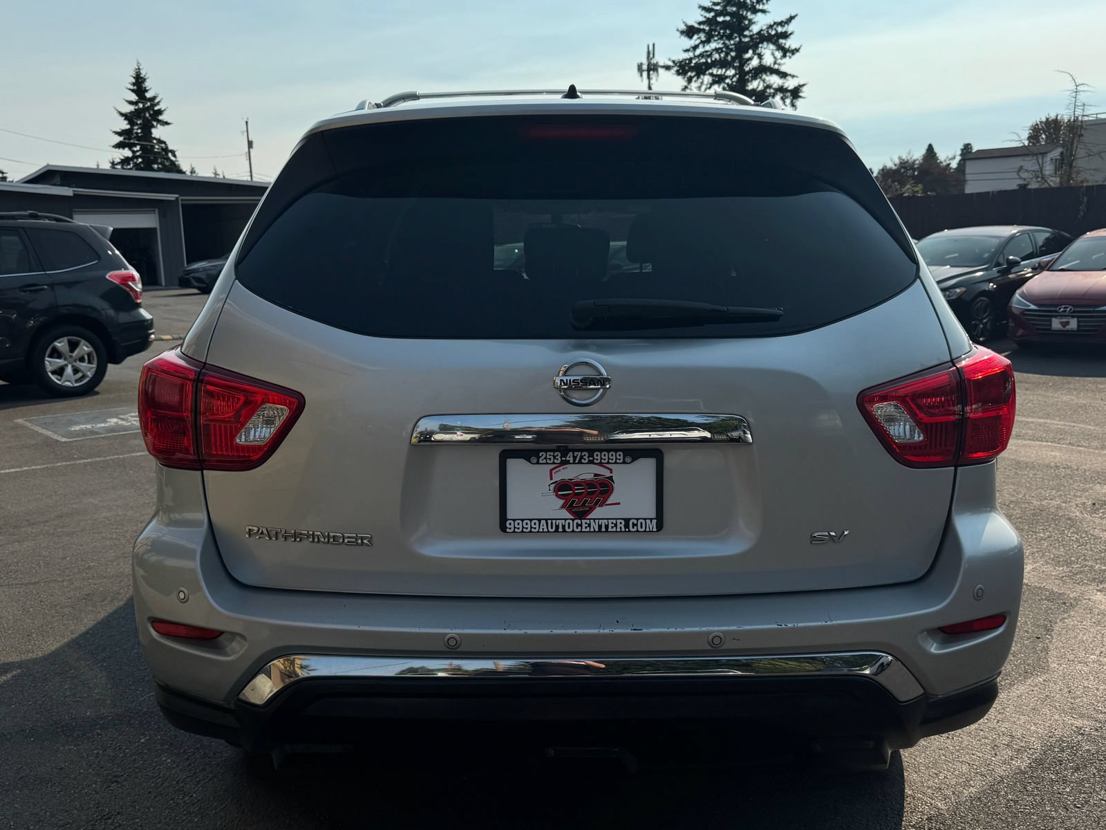 Used 2017 Nissan Pathfinder SV FWD image 6