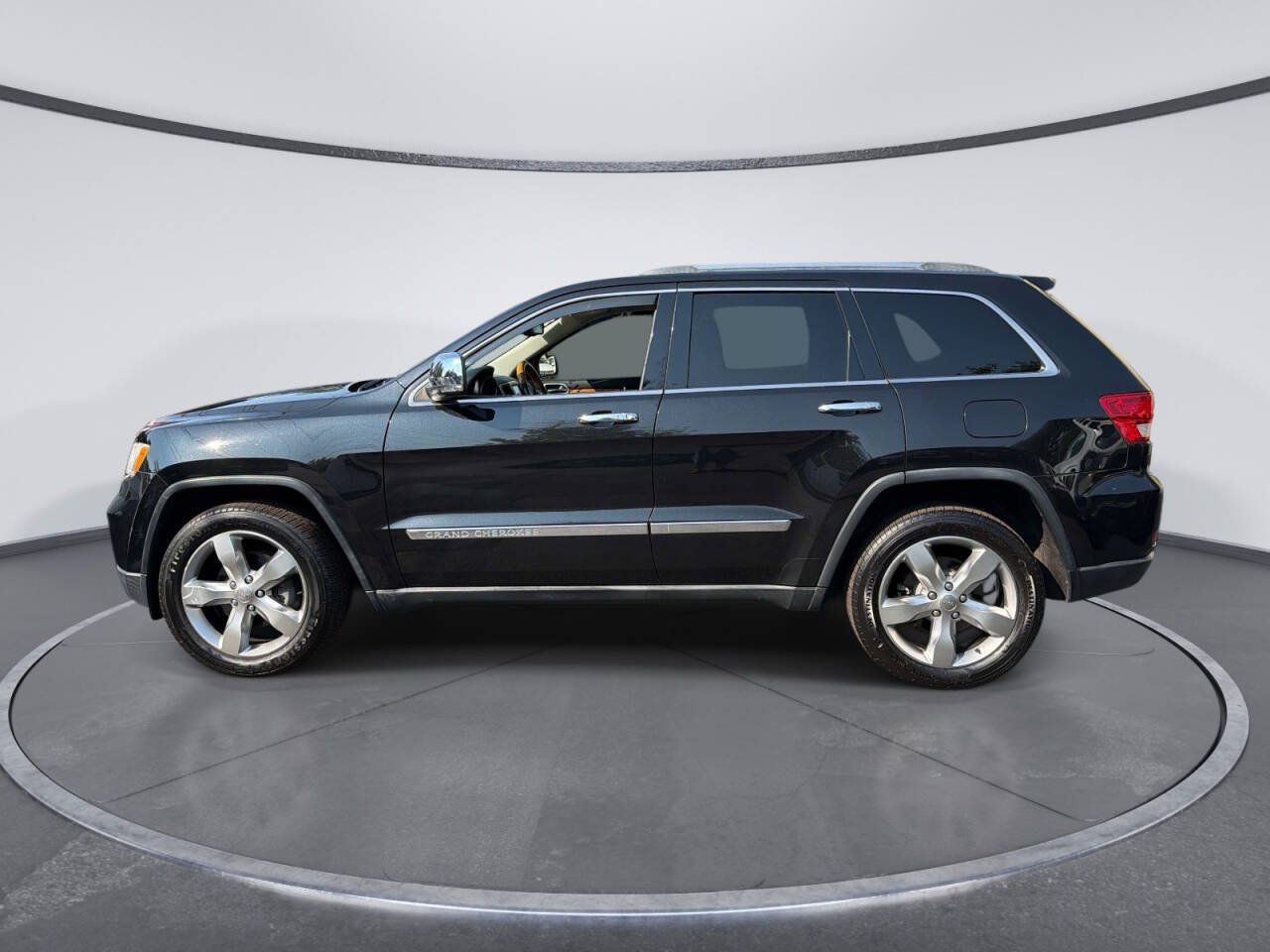 Used 2012 Jeep Grand Cherokee Overland AWD/4WD image 2