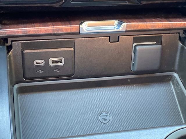 Used 2023 GMC Yukon Denali Ultimate image 29