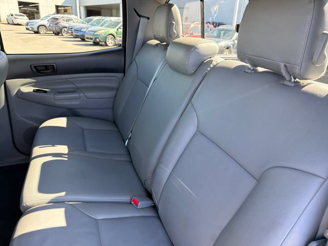 Used 2015 Toyota Tacoma 4x4 Double Cab w/ SR5 Package image 23