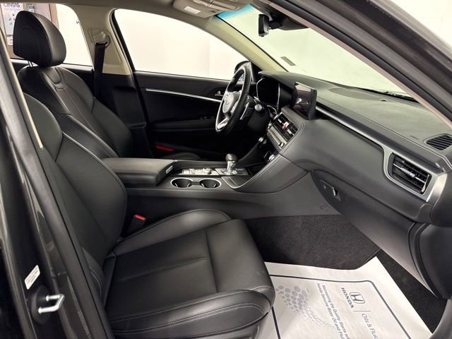 Used 2025 Genesis G70 2.5T image 22
