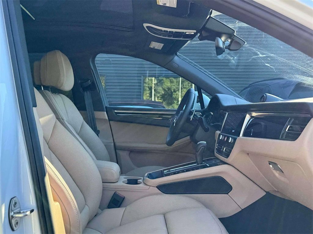 New 2026 Porsche Macan AWD/4WD image 21