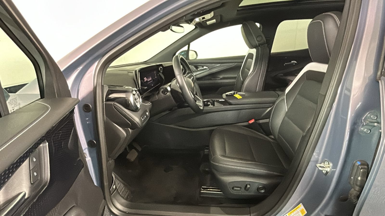 Used 2024 Chevrolet Blazer EV LT AWD/4WD image 13