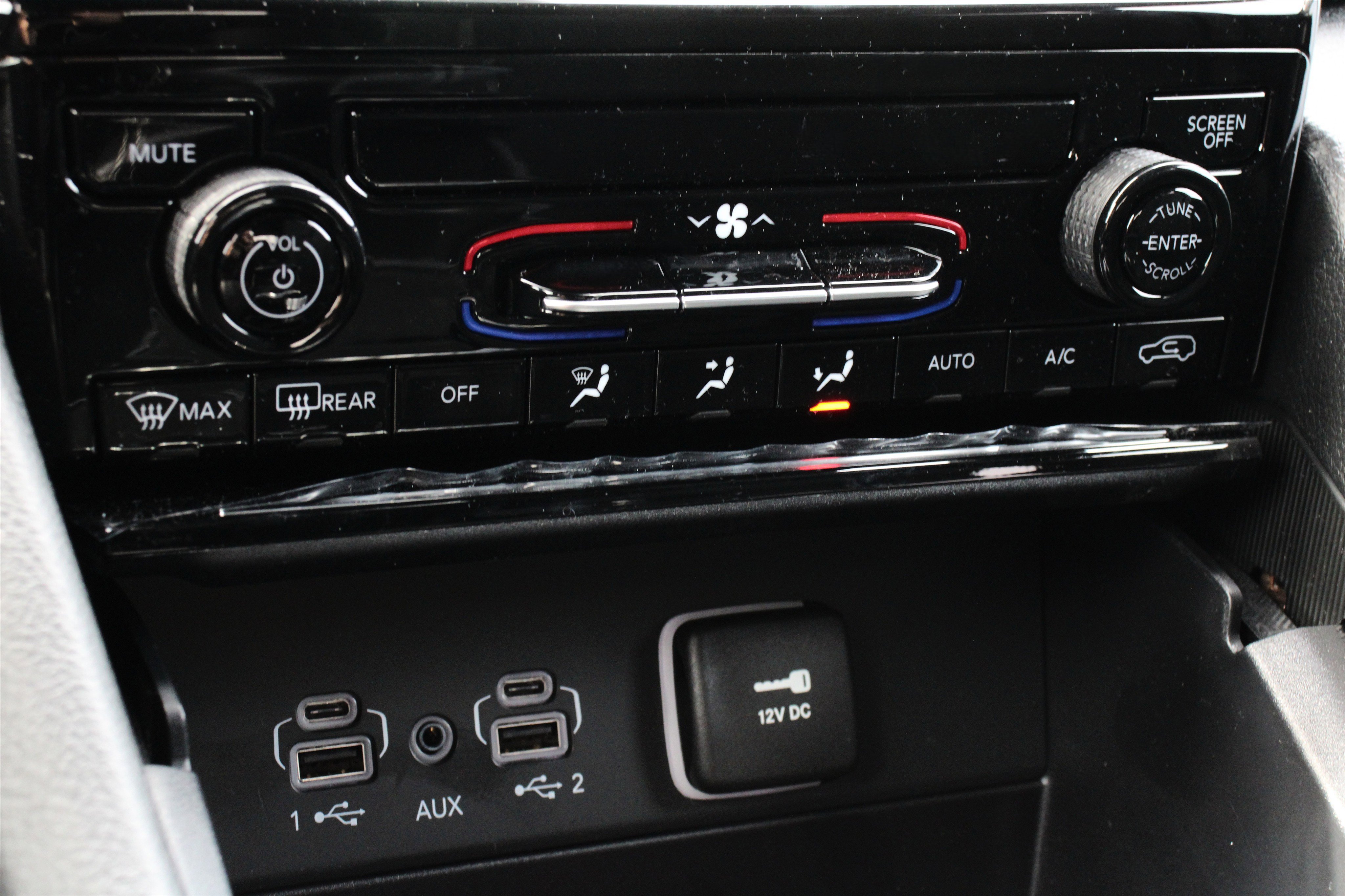 New 2025 Jeep Grand Cherokee Laredo w/ MOPAR Finishing Package image 17