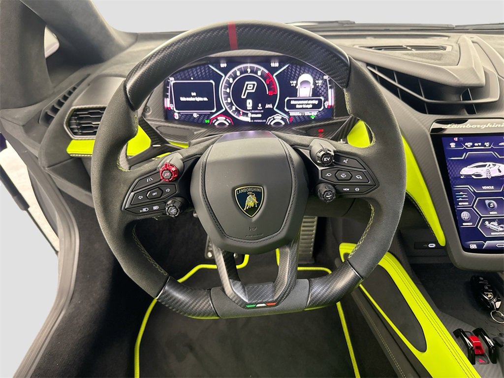 Used 2024 Lamborghini Revuelto image 22