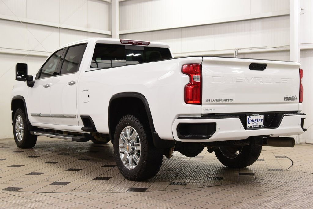 Used 2024 Chevrolet Silverado 3500 High Country w/ Technology Package AWD/4WD image 6