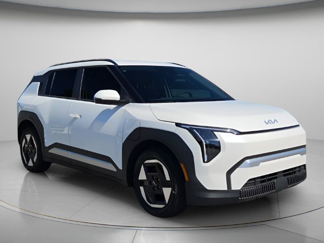New 2027 Kia EV3 Wind FWD image 3