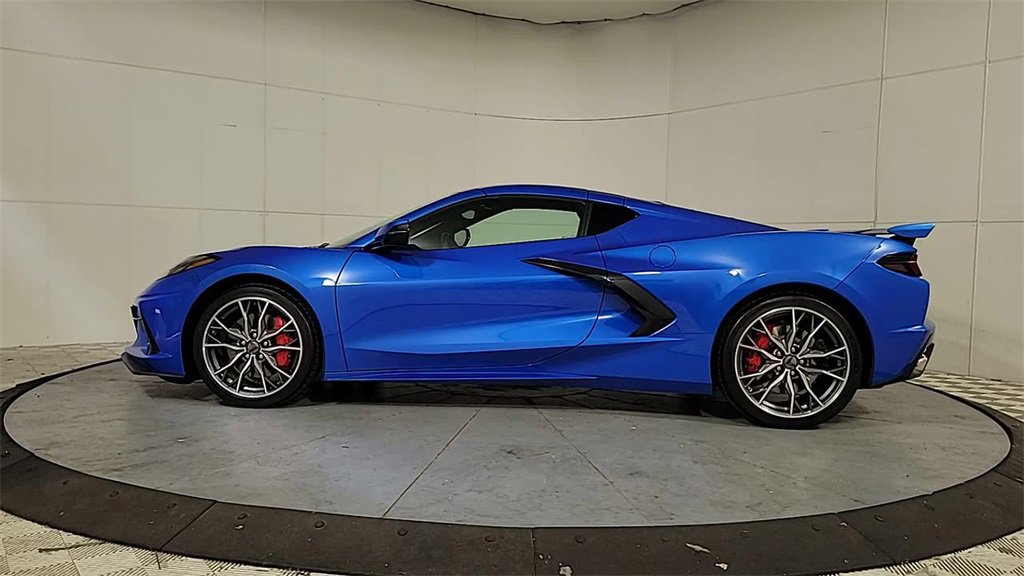 Used 2025 Chevrolet Corvette Stingray Premium Cpe w/ Z51 Performance Package image 5