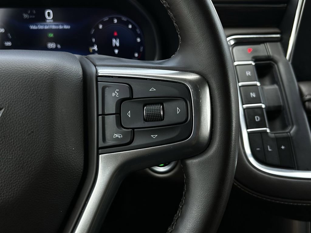 Used 2024 Chevrolet Suburban LT RWD image 16