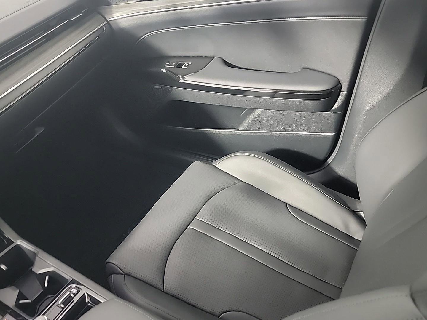 Used 2025 Kia K5 EX image 22