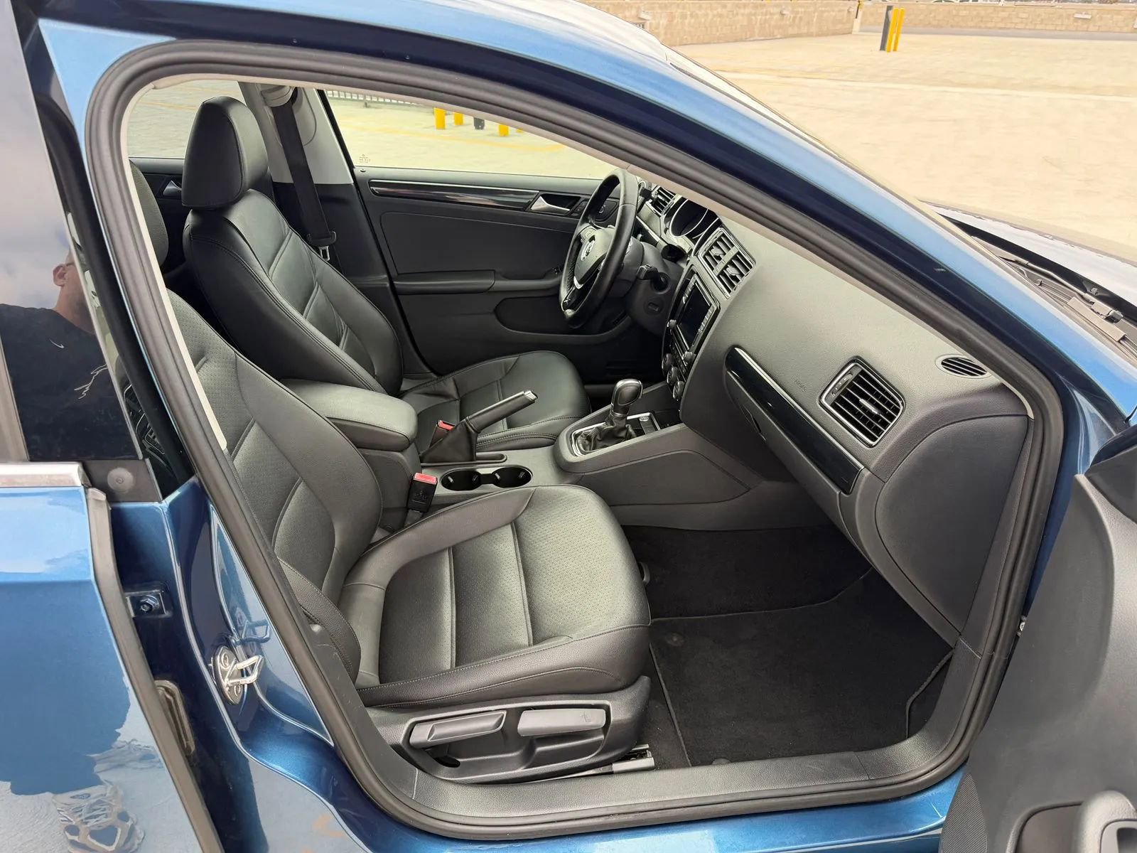 Used 2017 Volkswagen Jetta SEL image 18