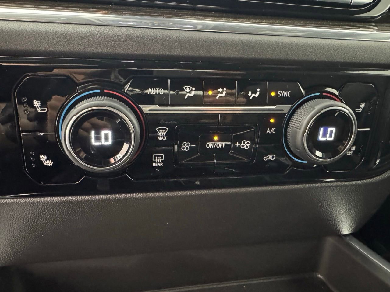 Used 2025 Chevrolet Silverado 1500 LT Trail Boss w/ Convenience Package II image 17