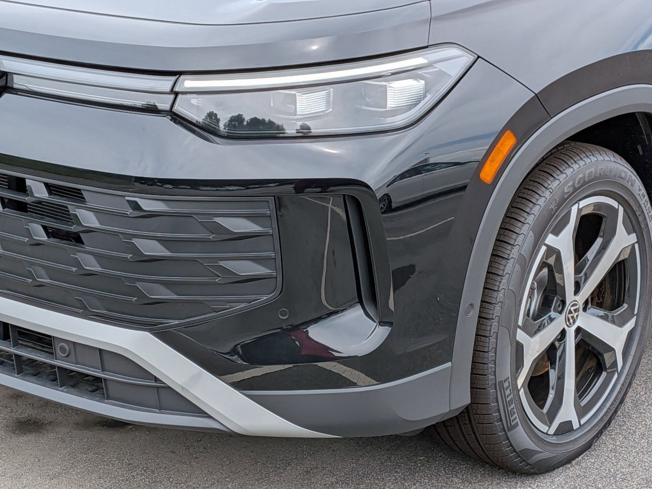 New 2026 Volkswagen Tiguan SE FWD image 9