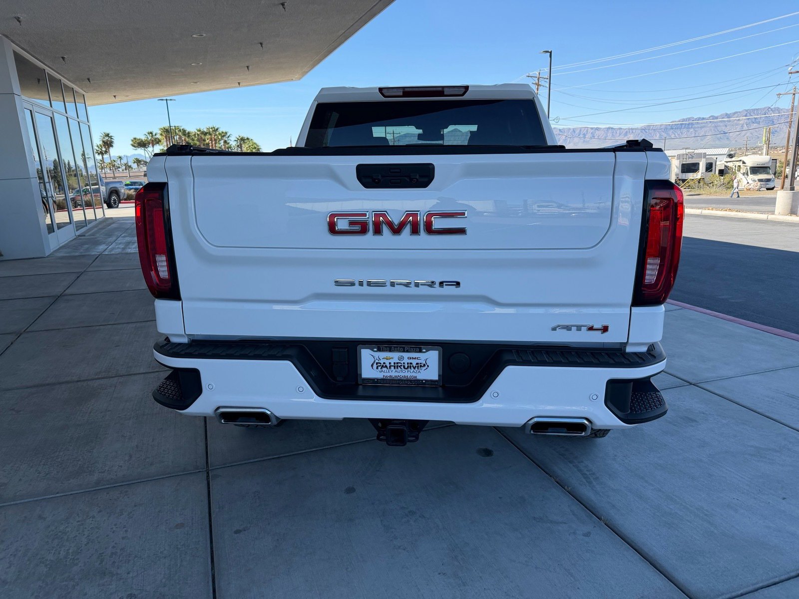 Used 2025 GMC Sierra 1500 AT4 image 4