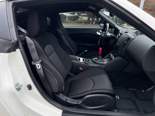 Used 2020 Nissan 370Z w/ Sport Package image 12