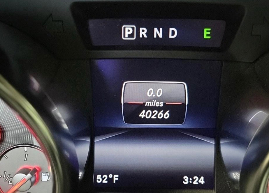 Used 2015 Mercedes-Benz SLK 250 image 4