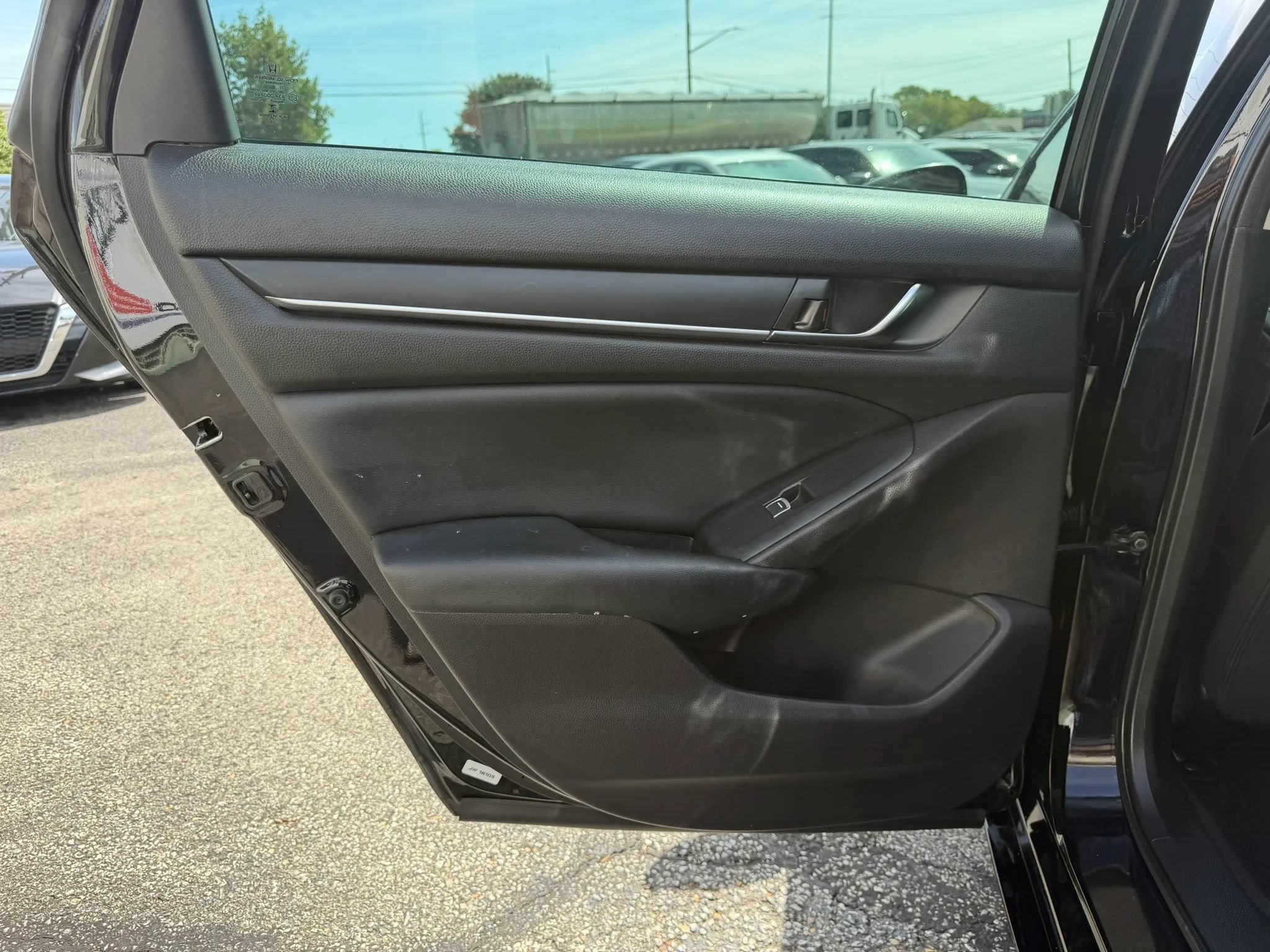 Used 2018 Honda Accord LX image 16