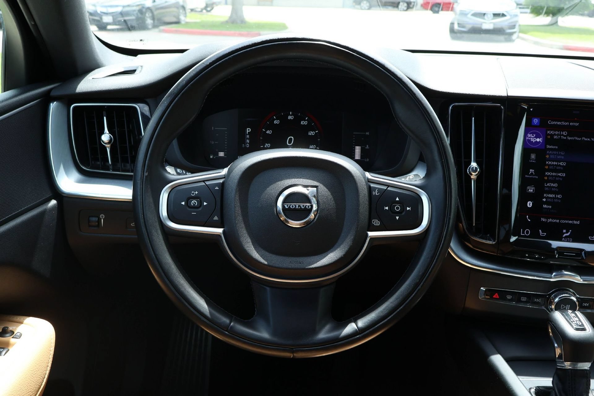 Used 2018 Volvo XC60 T6 Momentum w/ Vision Package AWD/4WD image 15