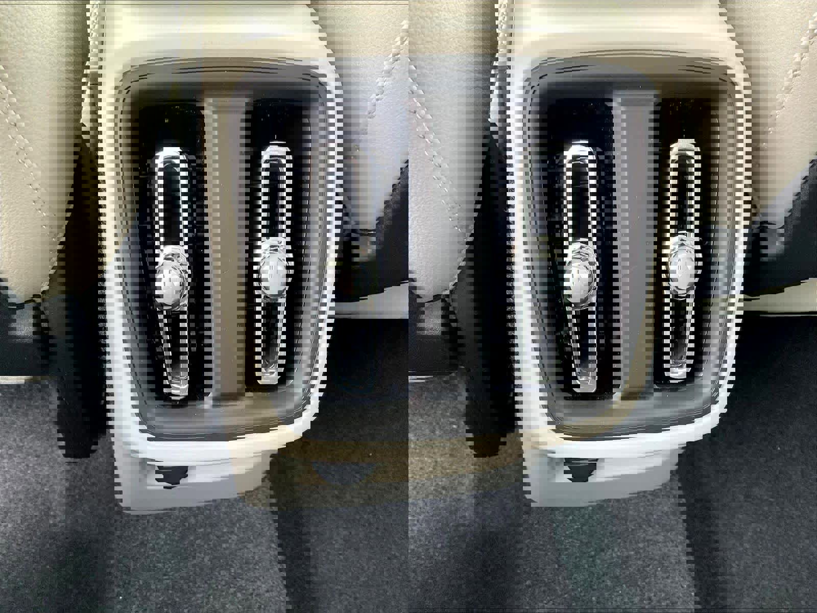 New 2026 Volvo XC40 B4 Plus w/ Climate Package image 16