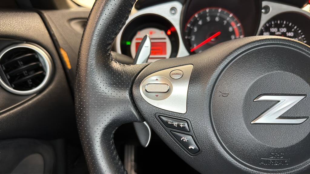 Used 2009 Nissan 370Z Touring image 27
