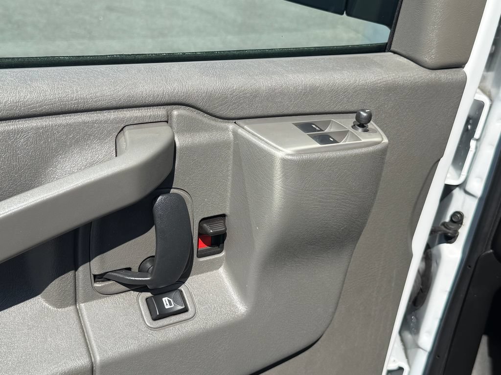 Used 2024 Chevrolet Express 2500 w/ Driver Convenience Package RWD image 19