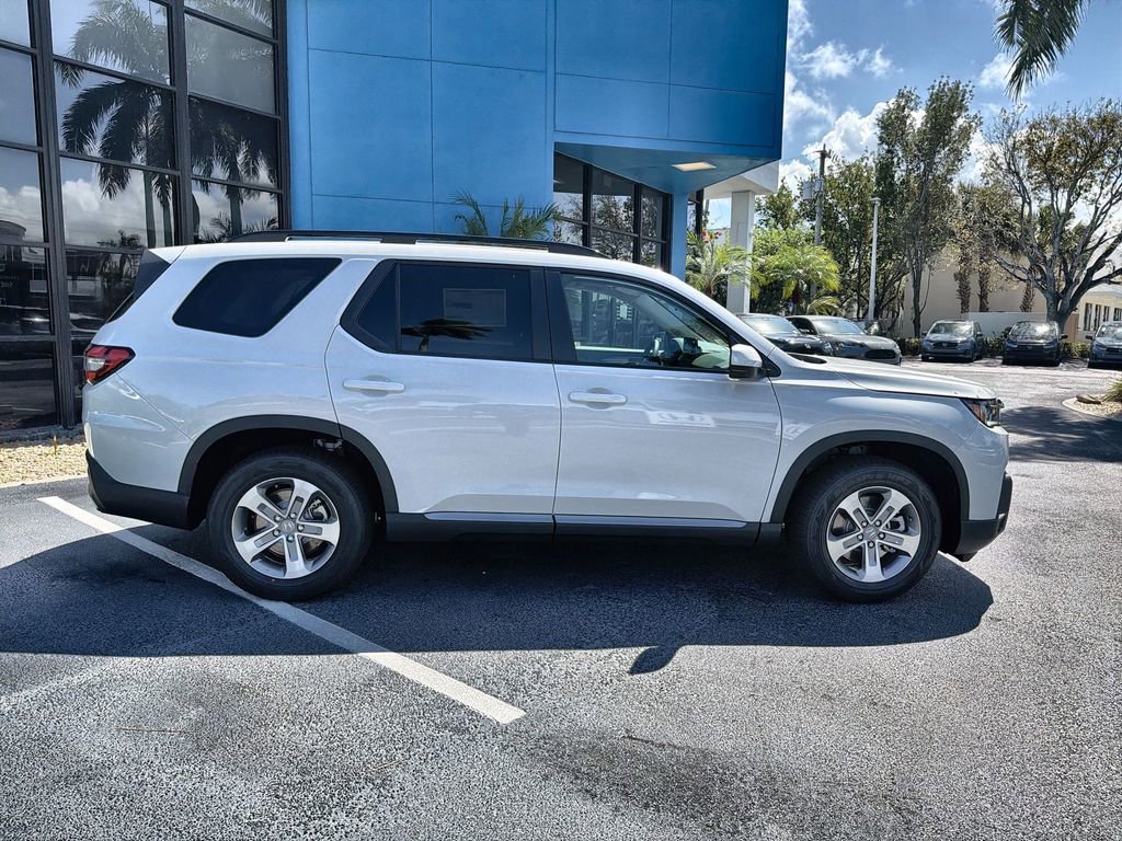 New 2026 Honda Pilot Black Edition image 9