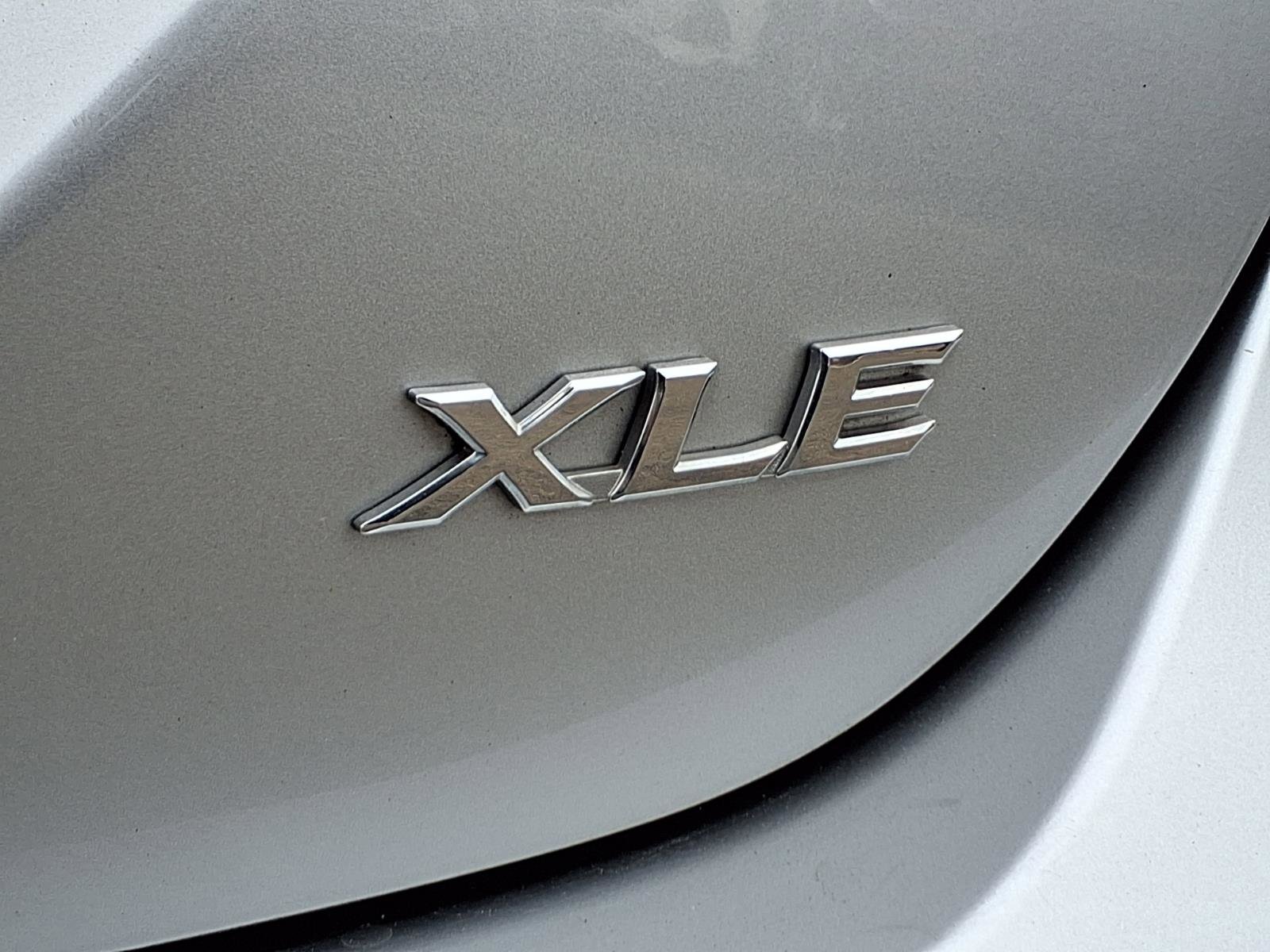 Used 2018 Toyota Camry XLE w/ Audio Package image 17