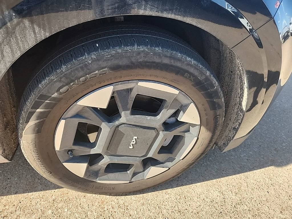 Used 2026 Kia Carnival EX FWD image 4