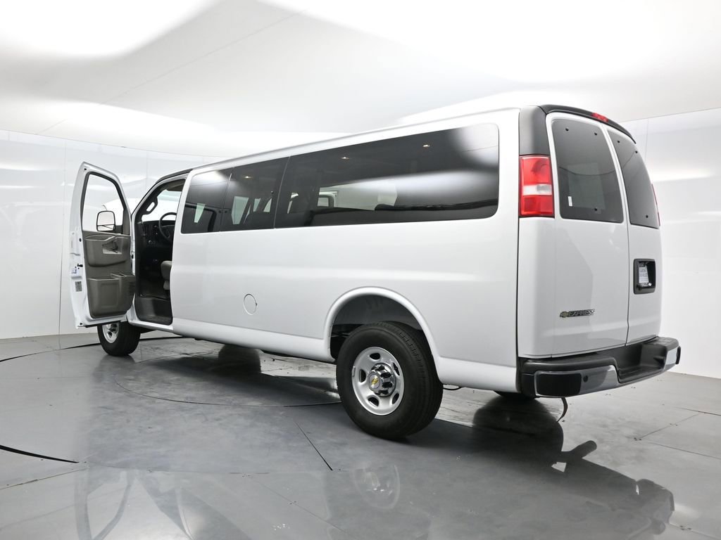 Used 2025 Chevrolet Express 3500 LT w/ LT Preferred Equipment Group RWD image 36