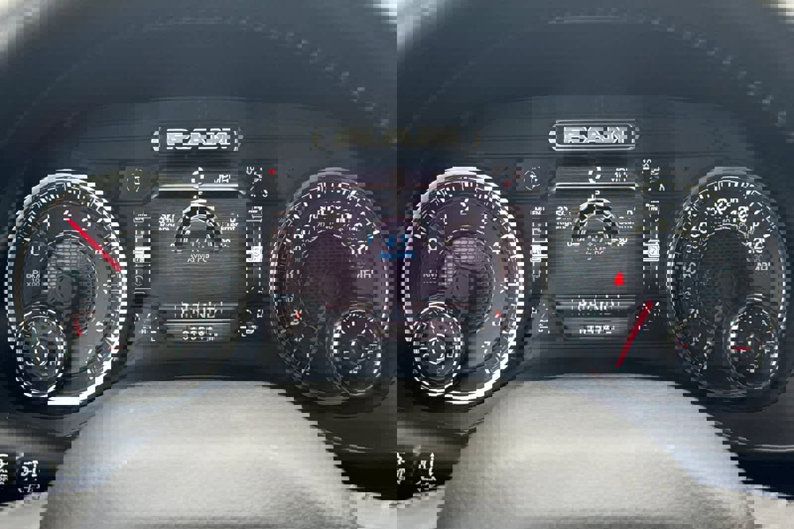 Used 2024 RAM 1500 Laramie image 28