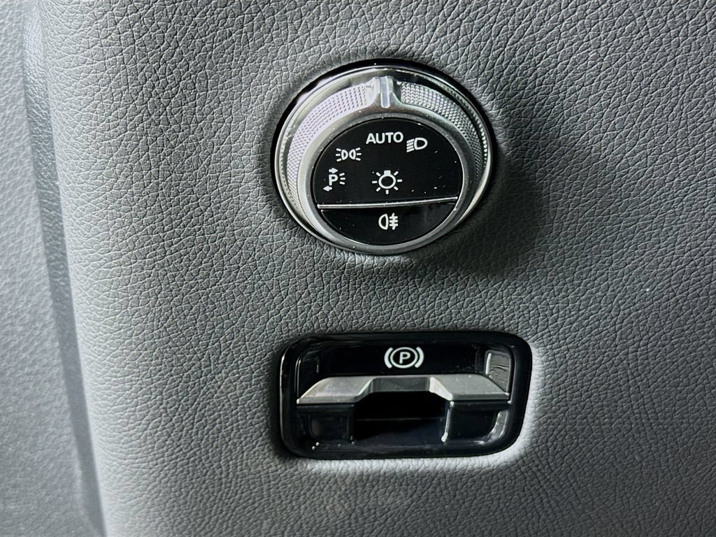 Certified 2026 Mercedes-Benz GLC 300 4MATIC image 10