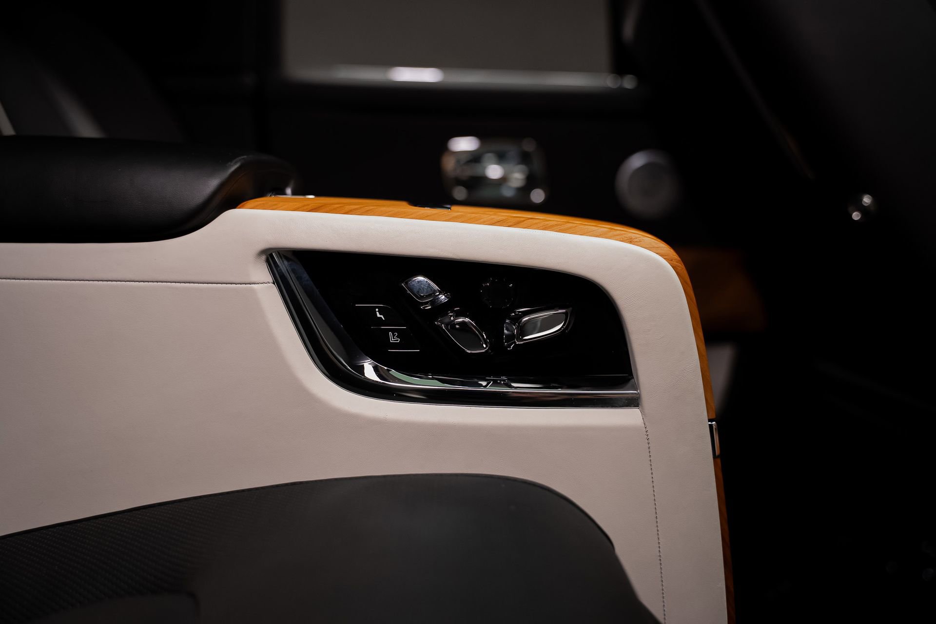 Used 2019 Rolls-Royce Cullinan AWD/4WD image 76