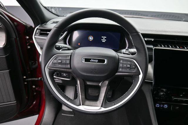 Used 2024 Jeep Grand Cherokee Limited AWD/4WD image 17