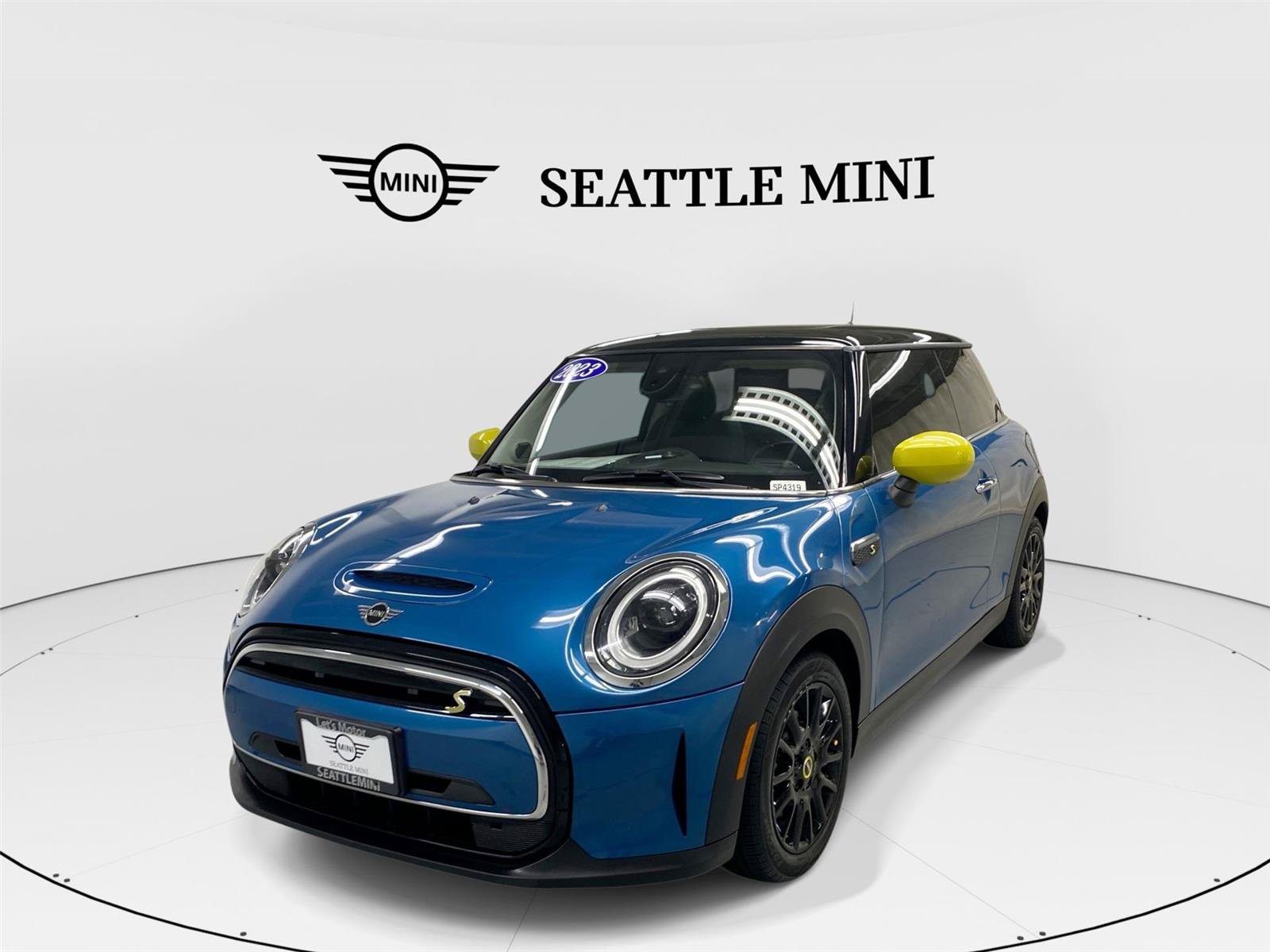 Used 2023 MINI Cooper SE FWD image 1