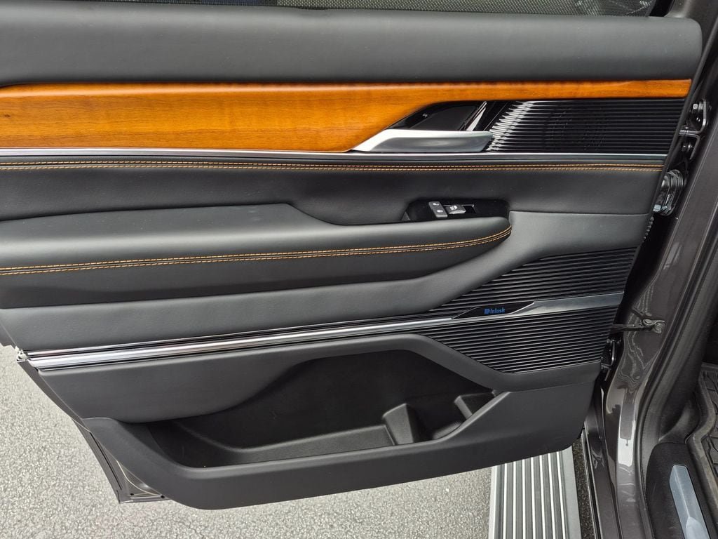 Certified 2025 Jeep Grand Wagoneer L Series III w/ HD Trailer Tow Package AWD/4WD image 26