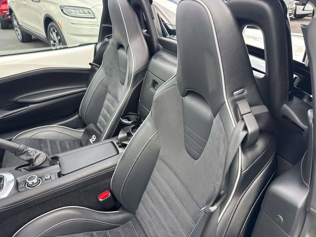 Certified 2025 MAZDA MX-5 Miata RF Club image 11