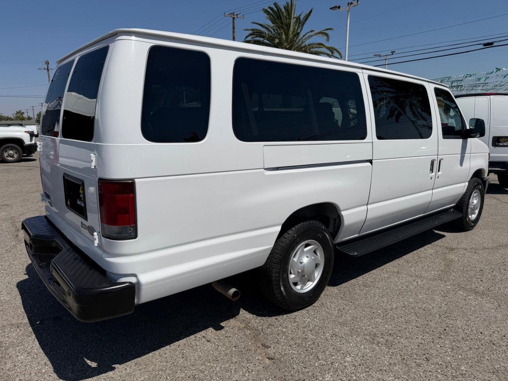 Used 2009 Ford E-350 and Econoline 350 Extended Wagon Super Duty RWD image 6