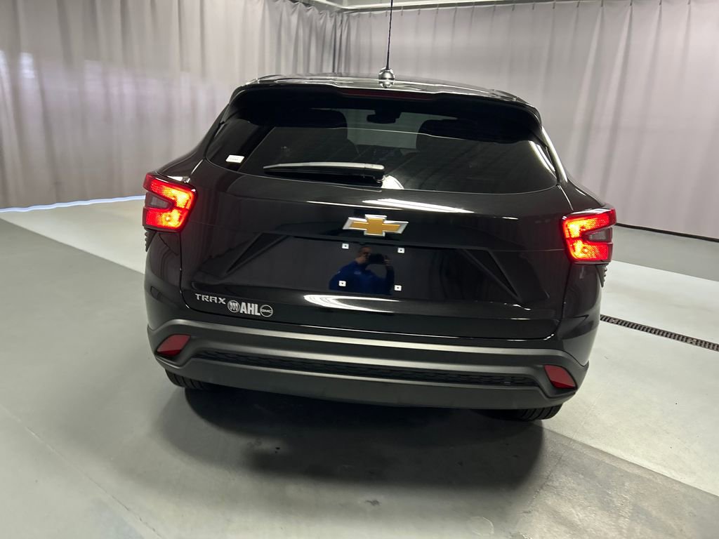 Used 2025 Chevrolet Trax LS FWD image 6