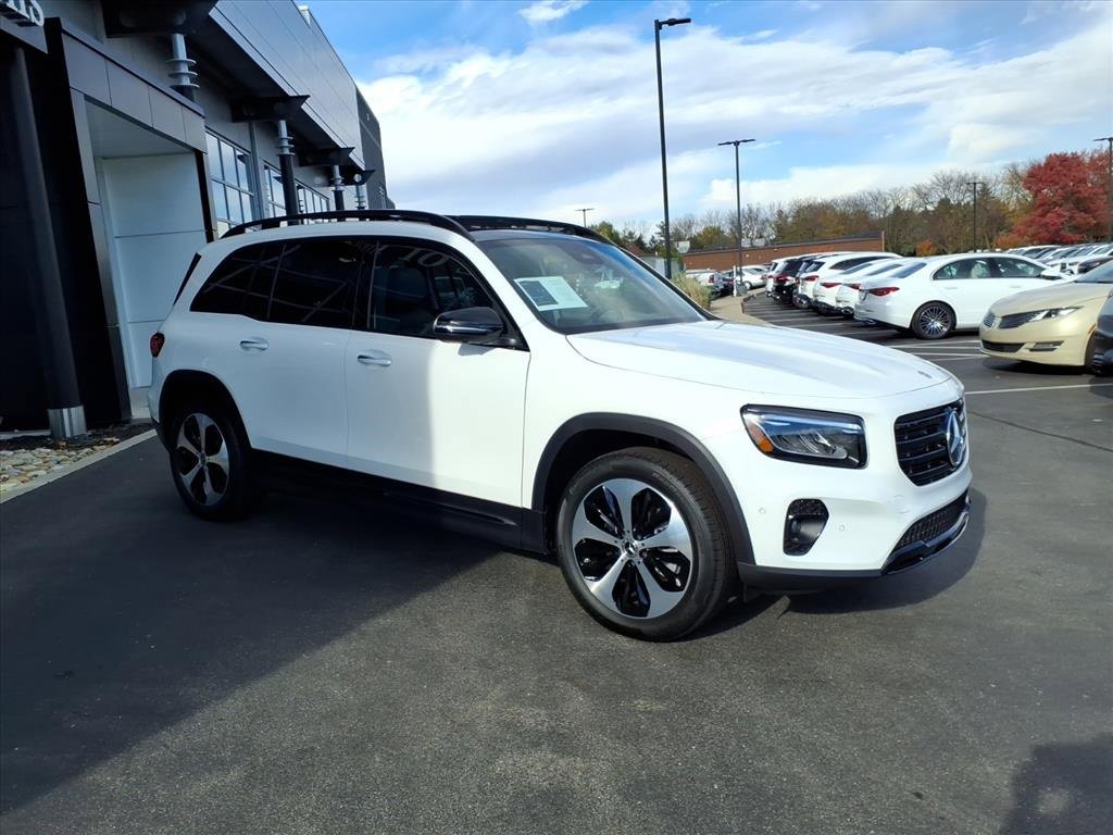 New 2025 Mercedes-Benz GLB 250 4MATIC image 8