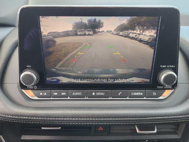 Used 2025 Nissan Rogue SV FWD image 17
