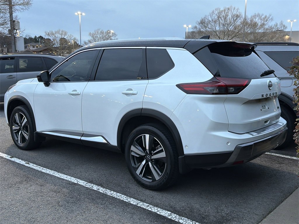 Used 2024 Nissan Rogue SL w/ SL Premium Package image 10