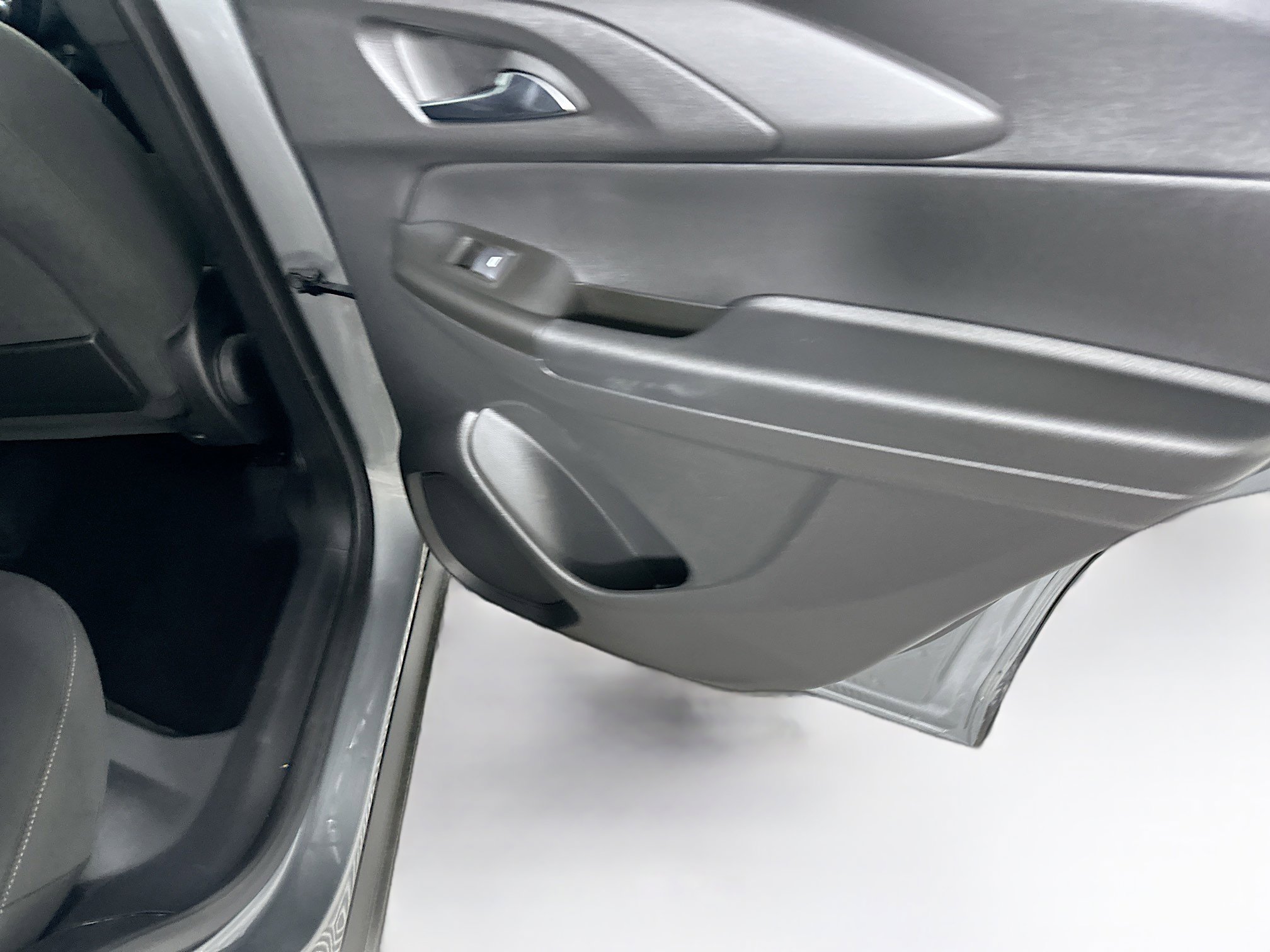 Used 2025 Chevrolet TrailBlazer LT AWD/4WD image 27