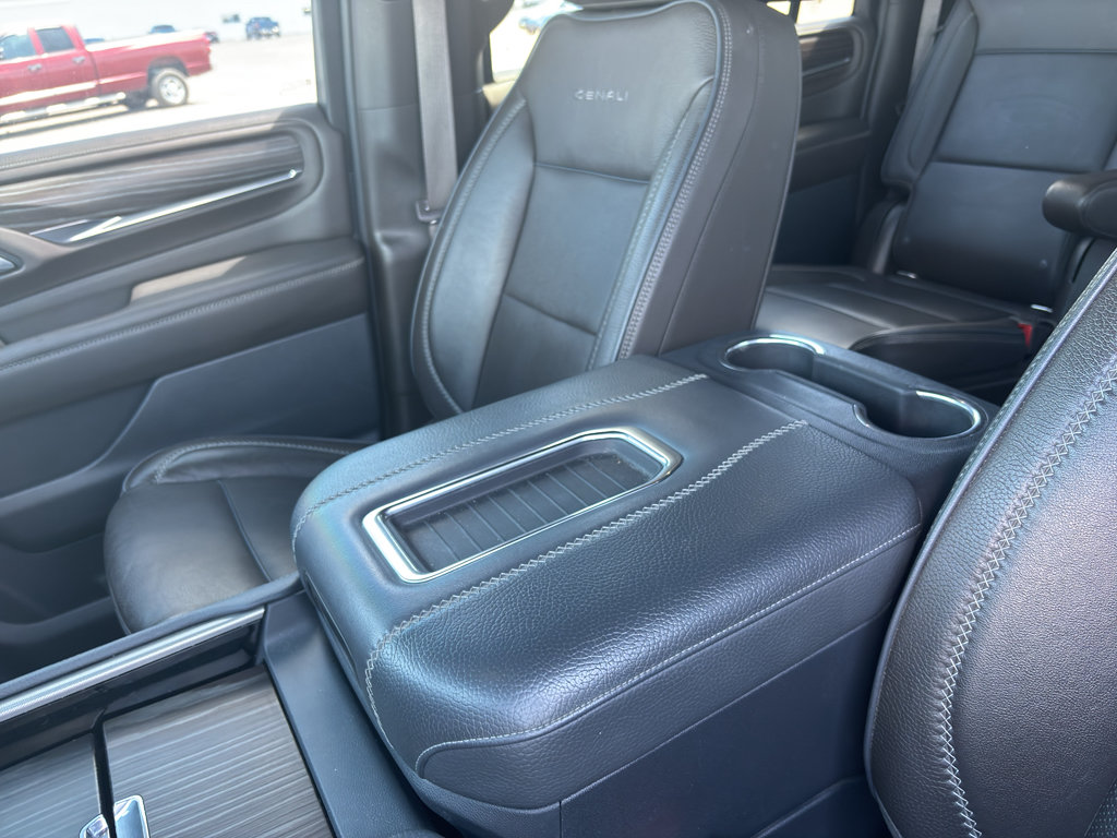 Used 2021 GMC Yukon XL Denali w/ Denali Ultimate Package AWD/4WD image 23