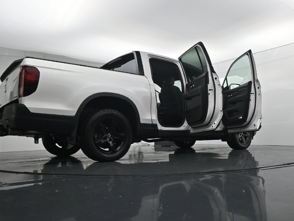 Used 2023 Honda Ridgeline Black Edition image 43