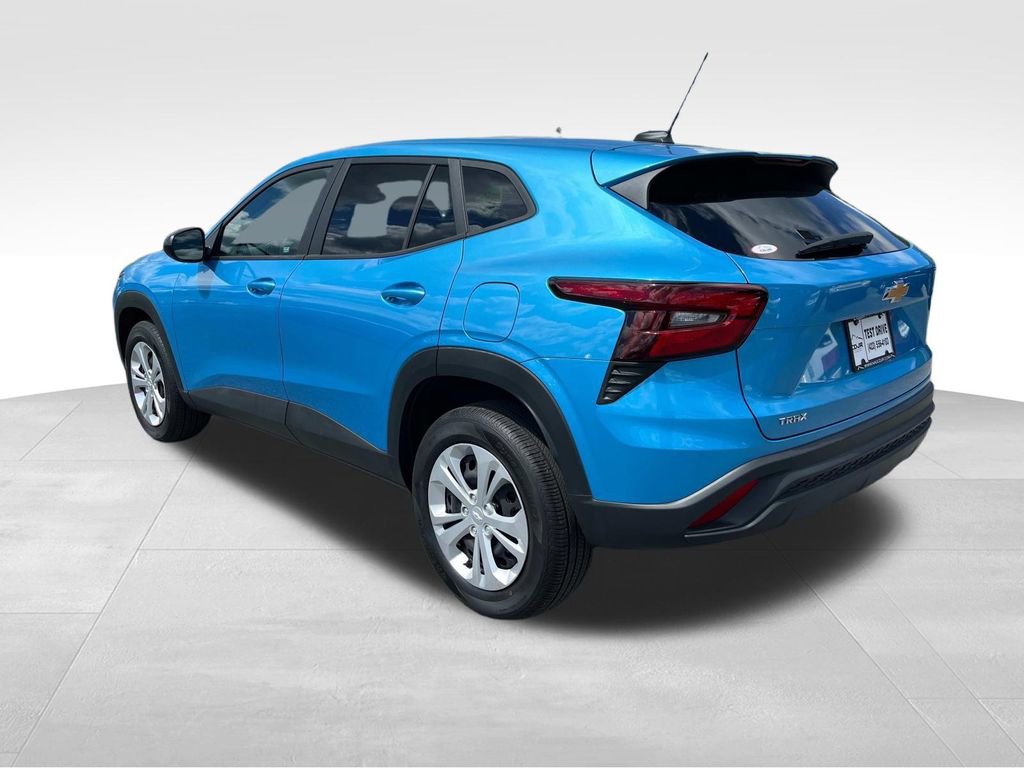 Used 2025 Chevrolet Trax LS image 6