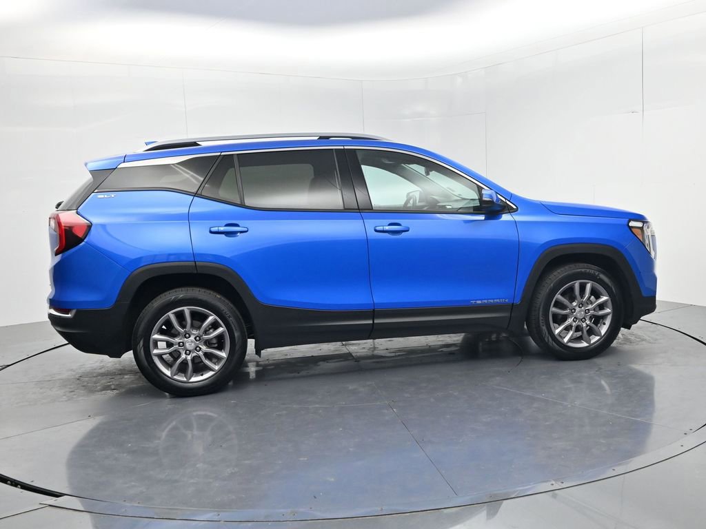 Used 2024 GMC Terrain SLT AWD/4WD image 8